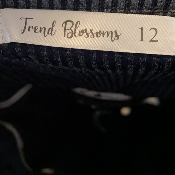 Navy, wide leg kids romper - Picture 4 of 4